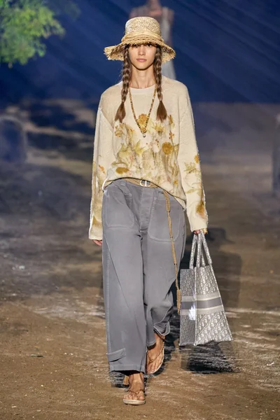 Look 26